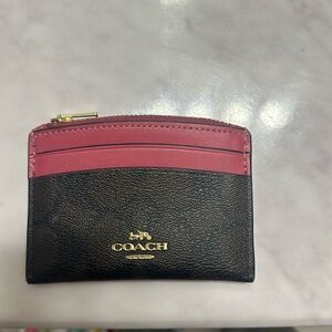 ✨coach mini wallet✨(make offers 🥰)